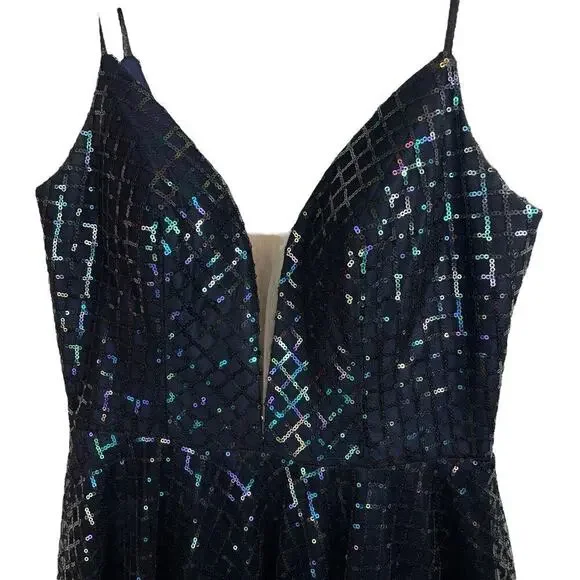 Mac Duggal Plunging Neckline Sequin Long Party Dress Black Iridescent Size 4 - Picture 4 of 13